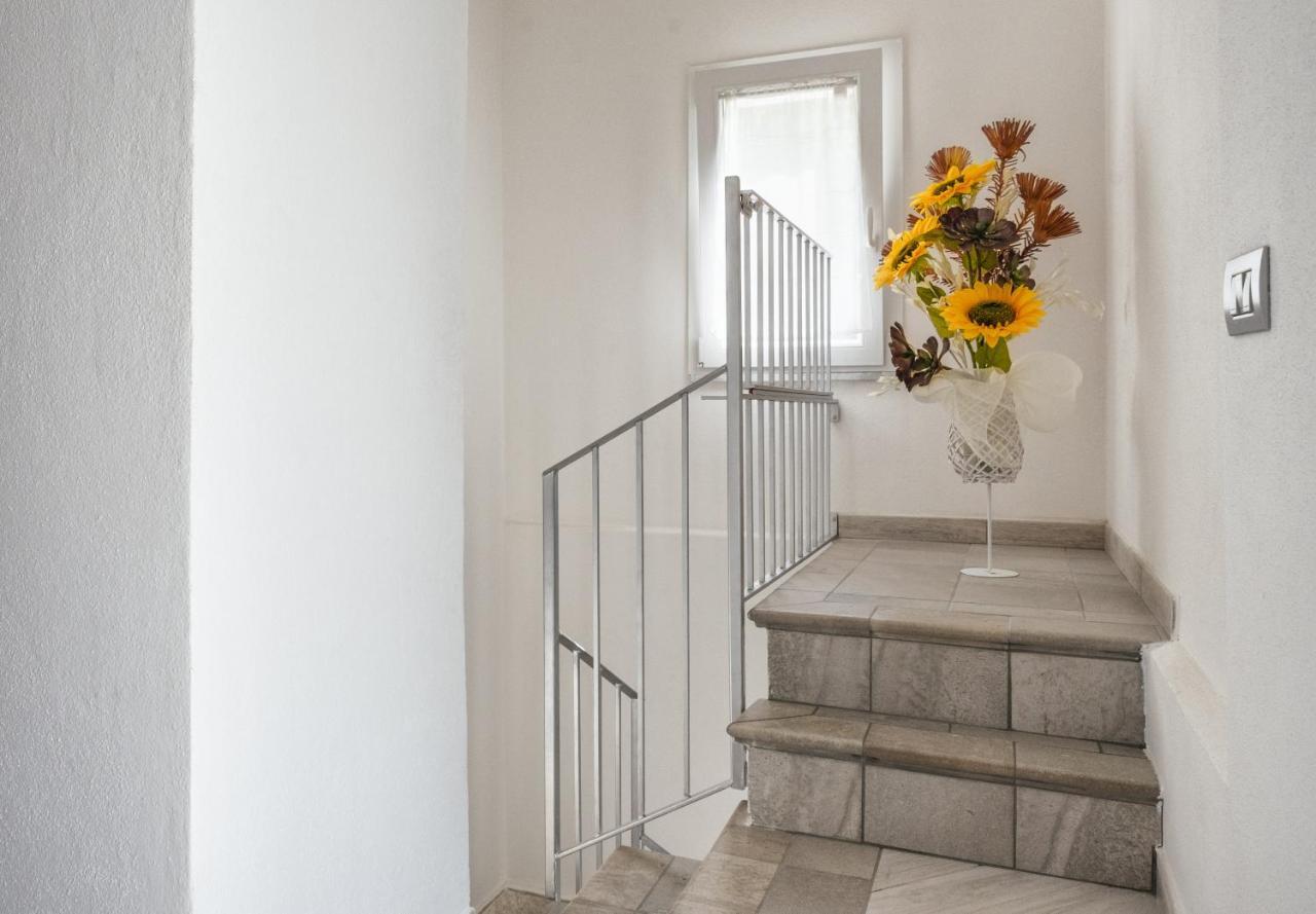 Villa Emily Framura Exteriör bild